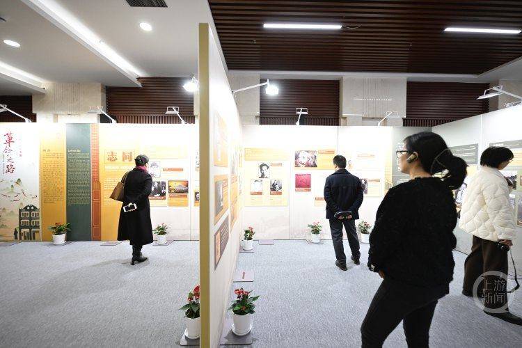 题展里重温“越中情谊深同志加兄弟”AG真人澳门百家家乐在重庆这场专(图3) 题展里重温“越中情谊深同志加兄弟”AG真人澳门百家家乐在重庆这场专(图3)